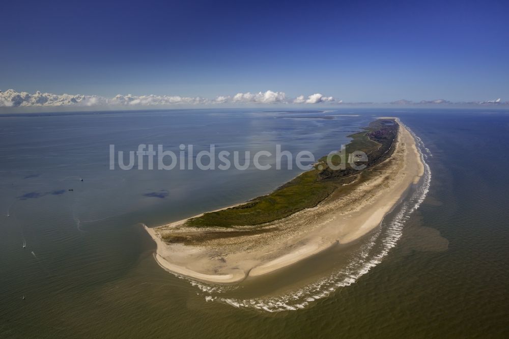 Luftaufnahme Juist - Sandstrand des Küstenbereiches der Nordsee- Insel Juist im Bundesland Niedersachsen