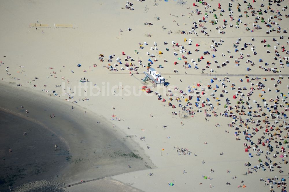 Borkum aus der Vogelperspektive: Sandstrand- Landschaft in Borkum im Bundesland Niedersachsen