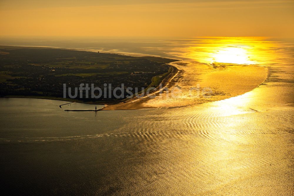 Luftbild Cuxhaven - Sandstrand- Landschaft an der in Döse im Sonnenuntergang im Bundesland Niedersachsen