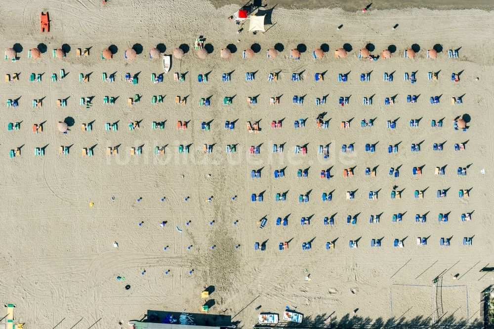 Spineta aus der Vogelperspektive: Sandstrand- Landschaft an der Küste in Spineta in Italien