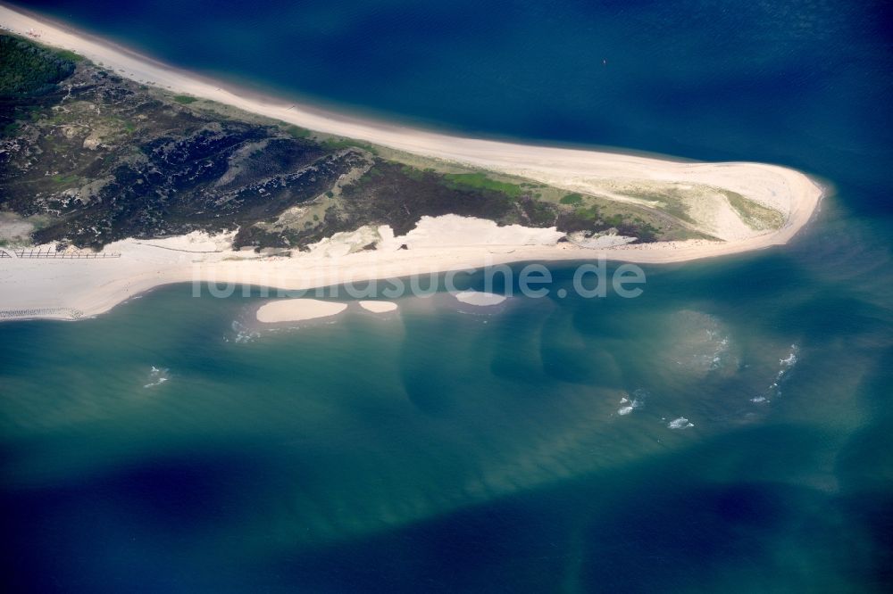 Hörnum (Sylt) aus der Vogelperspektive: Sandstrand- Landschaft an der Nordsee in Hörnum (Sylt) im Bundesland Schleswig-Holstein