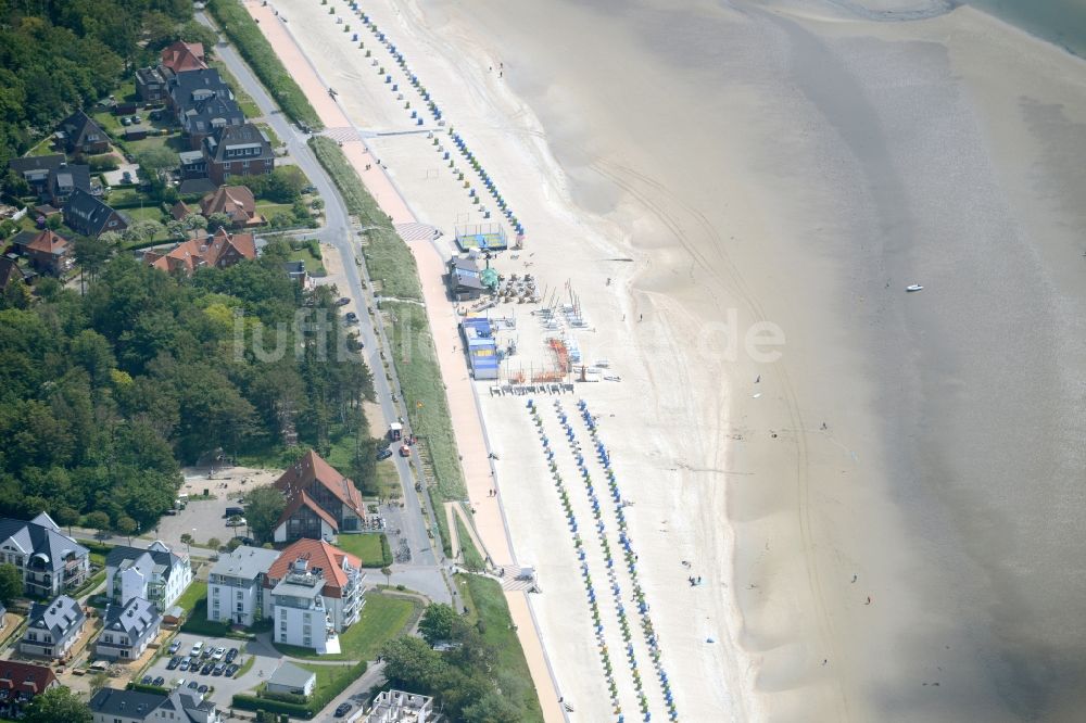 Wyk auf Föhr aus der Vogelperspektive: Sandstrand- Landschaft an der Nordsee auf der Insel Wyk auf Föhr im Bundesland Schleswig-Holstein