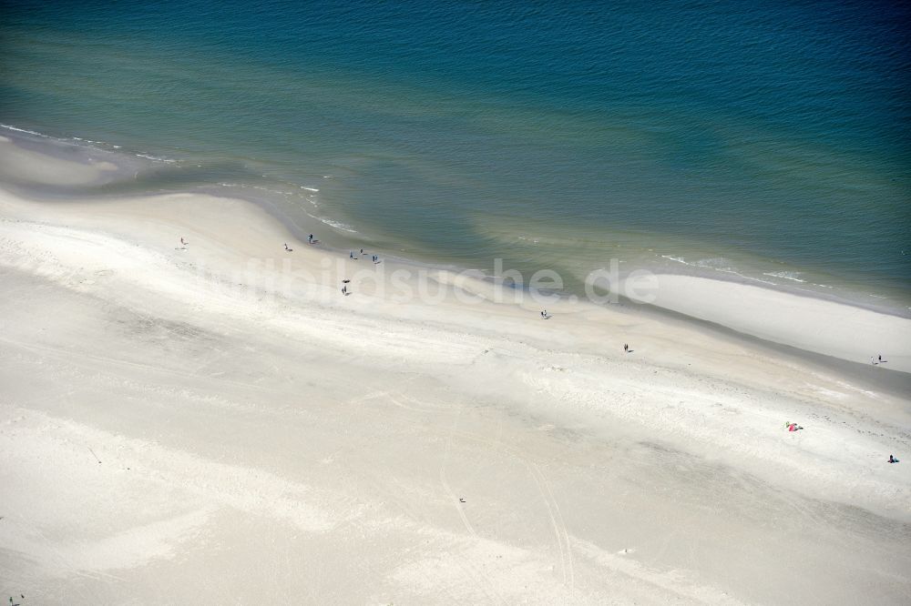 Sankt Peter-Ording von oben - Sandstrand- Landschaft an der Nordsee - Küste im Ortsteil Sankt Peter-Ording in Sankt Peter-Ording im Bundesland Schleswig-Holstein