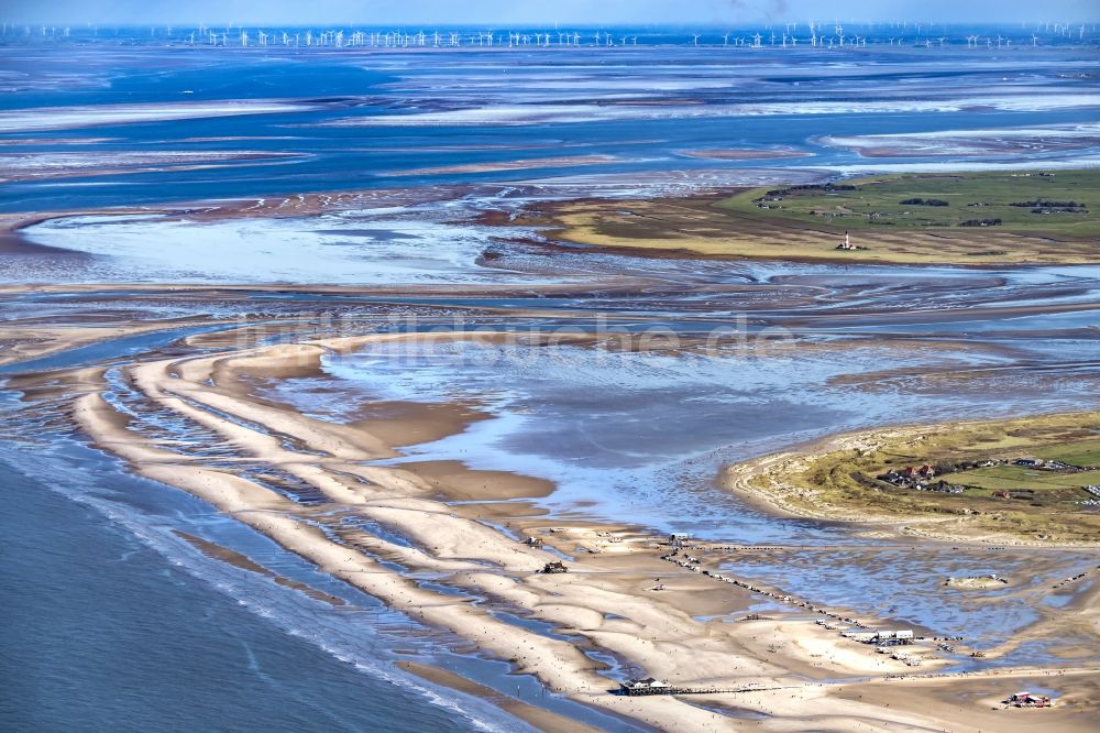 Sankt Peter-Ording aus der Vogelperspektive: Sandstrand- Landschaft an der Nordsee - Küste im Ortsteil Sankt Peter-Ording in Sankt Peter-Ording im Bundesland Schleswig-Holstein