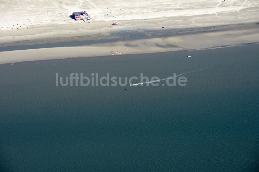 Sankt Peter-Ording aus der Vogelperspektive: Sandstrand- Landschaft an der Nordsee- Küste in Sankt Peter-Ording im Bundesland Schleswig-Holstein