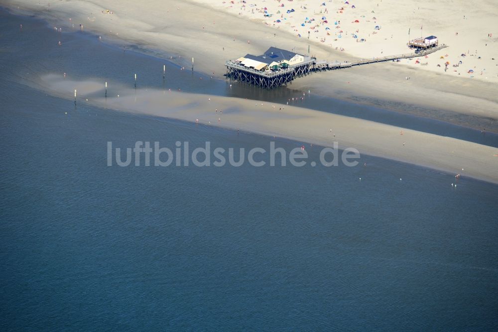 Sankt Peter-Ording aus der Vogelperspektive: Sandstrand- Landschaft an der Nordsee- Küste in Sankt Peter-Ording im Bundesland Schleswig-Holstein