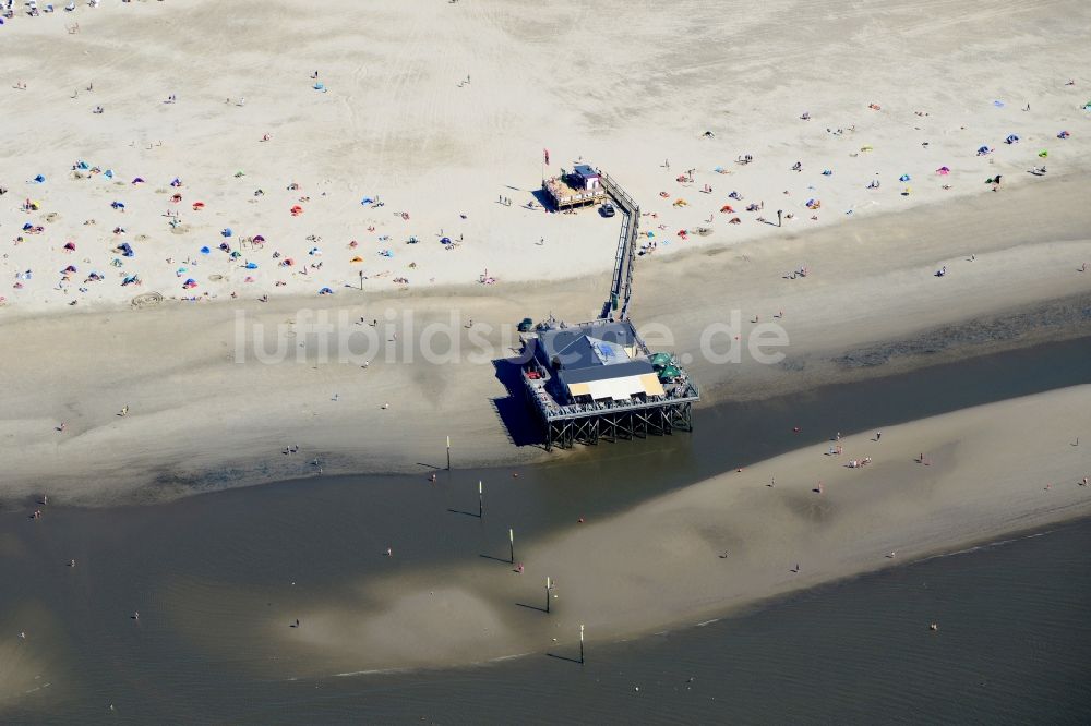 Luftaufnahme Sankt Peter-Ording - Sandstrand- Landschaft an der Nordsee- Küste in Sankt Peter-Ording im Bundesland Schleswig-Holstein