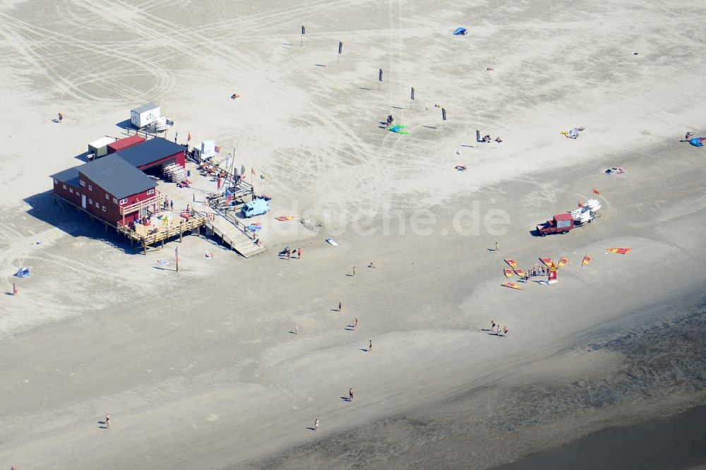 Sankt Peter-Ording aus der Vogelperspektive: Sandstrand- Landschaft an der Nordsee- Küste in Sankt Peter-Ording im Bundesland Schleswig-Holstein