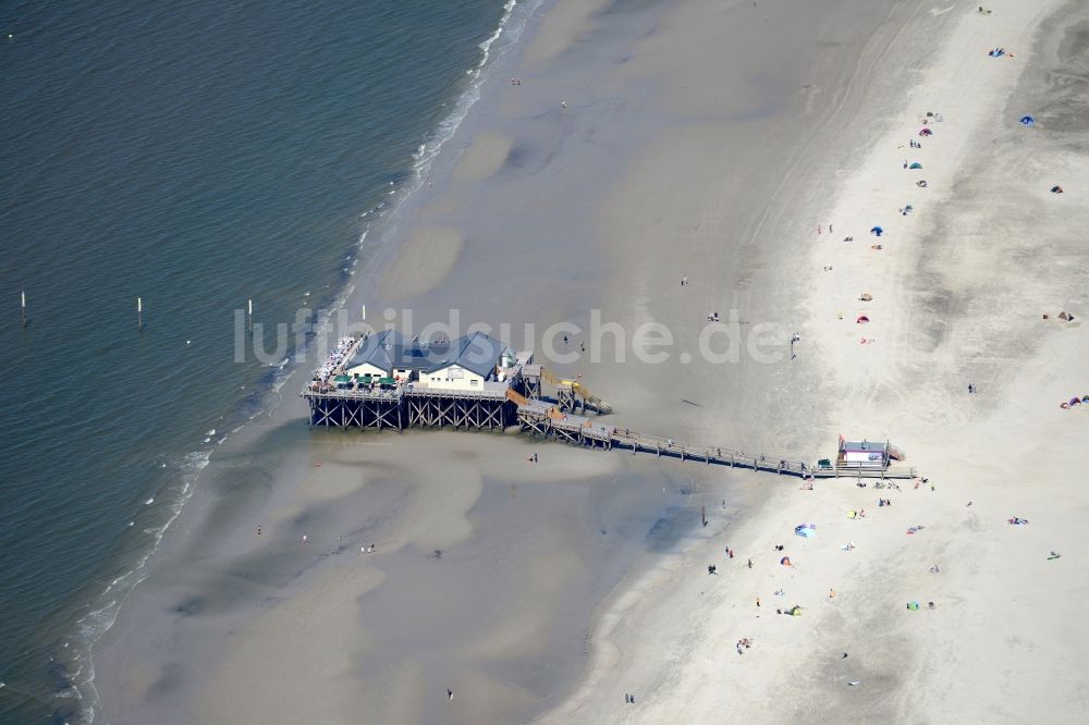 Luftaufnahme Sankt Peter-Ording - Sandstrand- Landschaft an der Nordsee- Küste in Sankt Peter-Ording im Bundesland Schleswig-Holstein