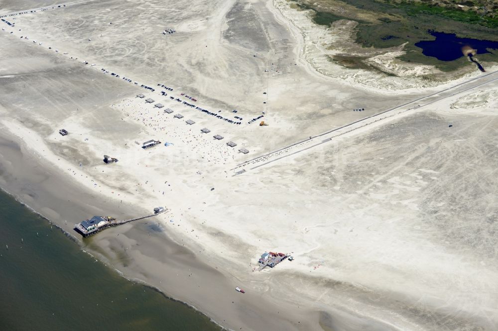 Luftbild Sankt Peter-Ording - Sandstrand- Landschaft an der Nordsee- Küste in Sankt Peter-Ording im Bundesland Schleswig-Holstein