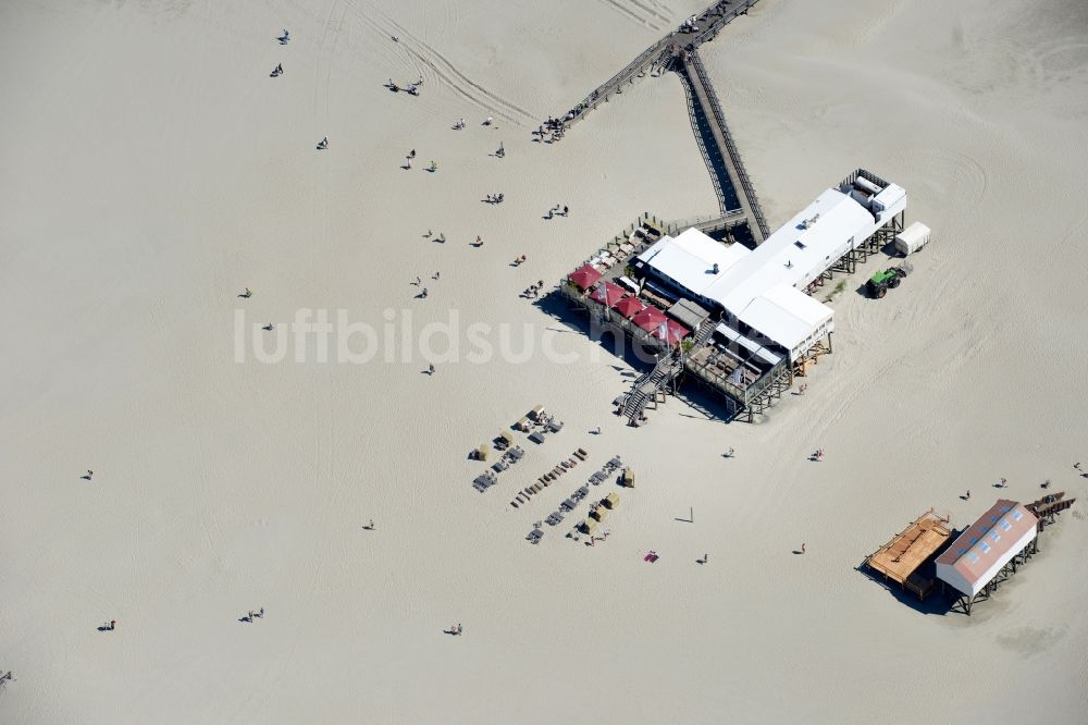 Luftaufnahme Sankt Peter-Ording - Sandstrand- Landschaft an der Nordsee - Küste in Sankt Peter-Ording im Bundesland Schleswig-Holstein