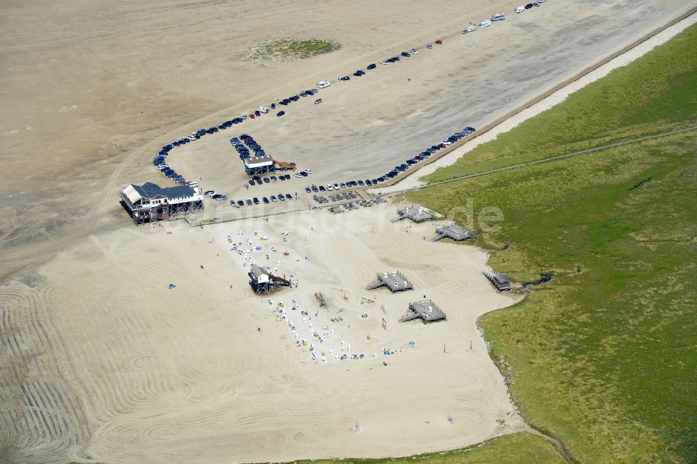 Luftaufnahme Sankt Peter-Ording - Sandstrand- Landschaft an der Nordsee - Küste in Sankt Peter-Ording im Bundesland Schleswig-Holstein