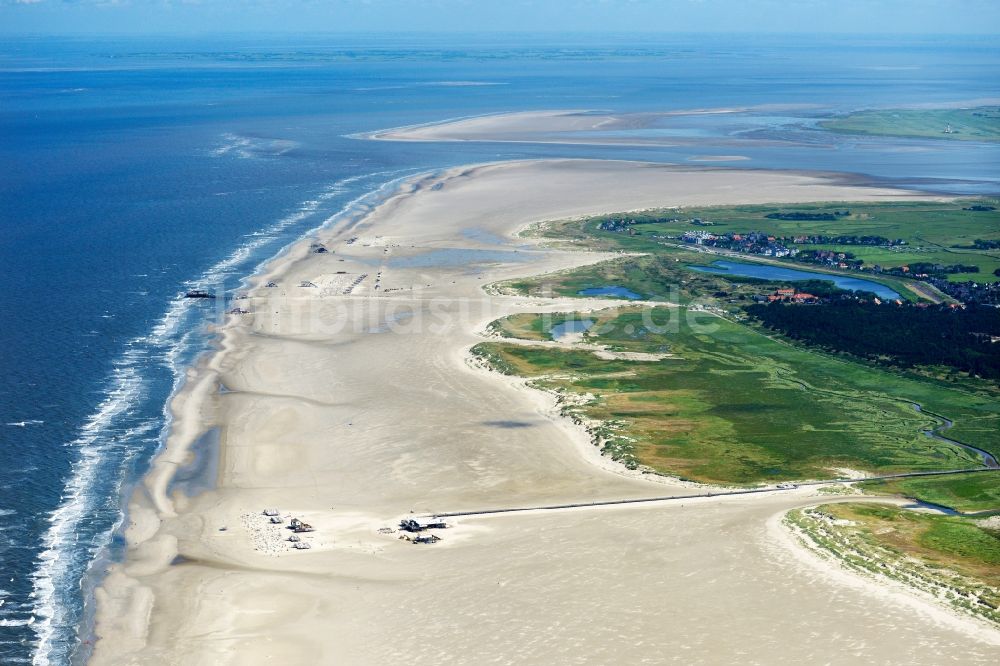 Luftaufnahme Sankt Peter-Ording - Sandstrand- Landschaft an der Nordsee - Küste in Sankt Peter-Ording im Bundesland Schleswig-Holstein