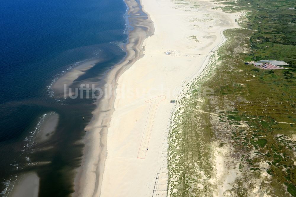 Luftaufnahme Norderney - Sandstrand- Landschaft an der Nordsee in Norderney im Bundesland Niedersachsen