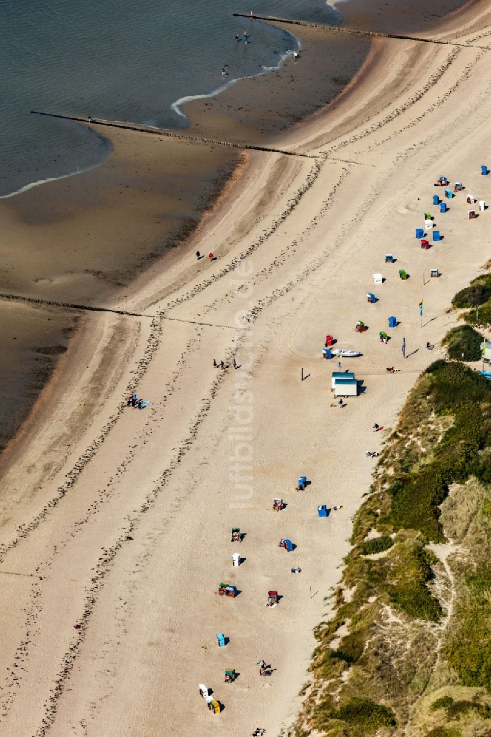 Utersum von oben - Sandstrand- Landschaft der Nordsee in Utersum auf der Insel Föhr im Bundesland Schleswig-Holstein, Deutschland