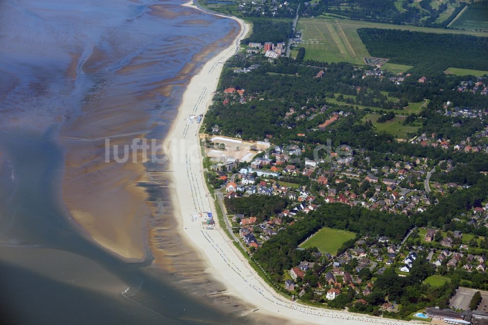 Luftaufnahme Wyk auf Föhr - Sandstrand- Landschaft an der Nordsee in Wyk auf Föhr im Bundesland Schleswig-Holstein