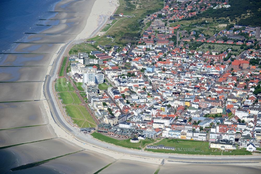 Norderney von oben - Sandstrand- Landschaft an der Nordsee zur Insel Norderney im Bundesland Niedersachsen