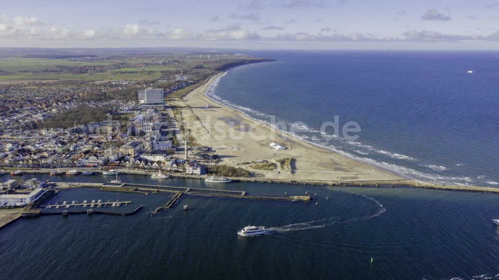 Luftbild Rostock - Sandstrand- Landschaft im Ortsteil Warnemünde in Rostock im Bundesland Mecklenburg-Vorpommern, Deutschland