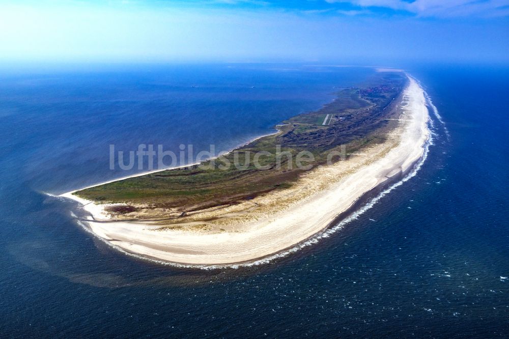 Luftaufnahme Juist - Sandstrand- Landschaft an der Ostfriesischen Insel in Juist im Bundesland Niedersachsen