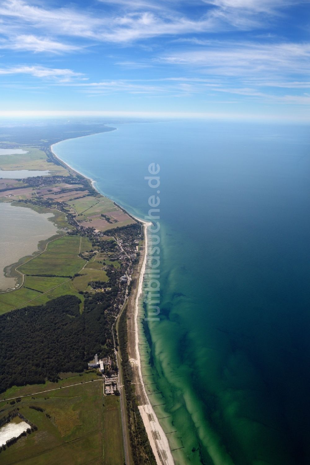 Luftbild Ahrenshoop - Sandstrand- Landschaft an der Ostsee in Ahrenshoop im Bundesland Mecklenburg-Vorpommern