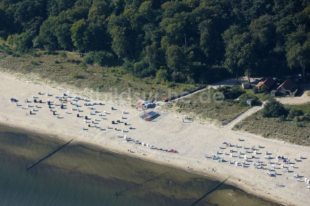 Ückeritz aus der Vogelperspektive: Sandstrand- Landschaft an der Ostsee in Ückeritz im Bundesland Mecklenburg-Vorpommern