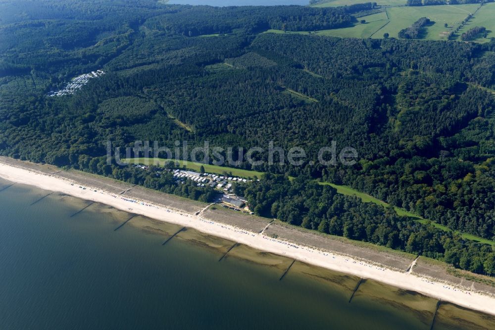 Luftbild Ückeritz - Sandstrand- Landschaft an der Ostsee in Ückeritz im Bundesland Mecklenburg-Vorpommern