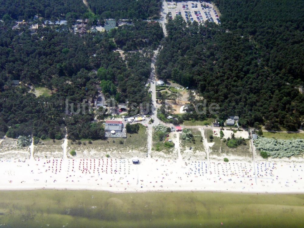 Luftaufnahme Trassenheide - Sandstrand- Landschaft der Ostsee in Trassenheide im Bundesland Mecklenburg-Vorpommern, Deutschland