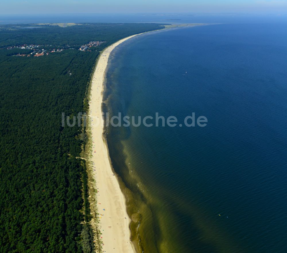 Trassenheide von oben - Sandstrand- Landschaft der Ostsee in Trassenheide im Bundesland Mecklenburg-Vorpommern, Deutschland