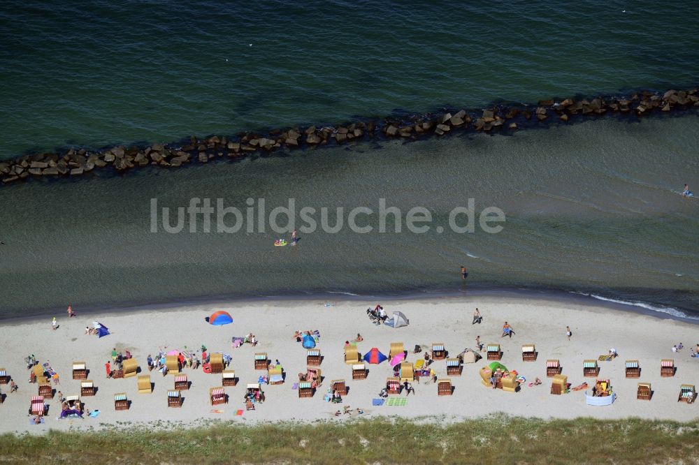 Luftaufnahme Wustrow - Sandstrand- Landschaft an der in Wustrow im Bundesland Mecklenburg-Vorpommern