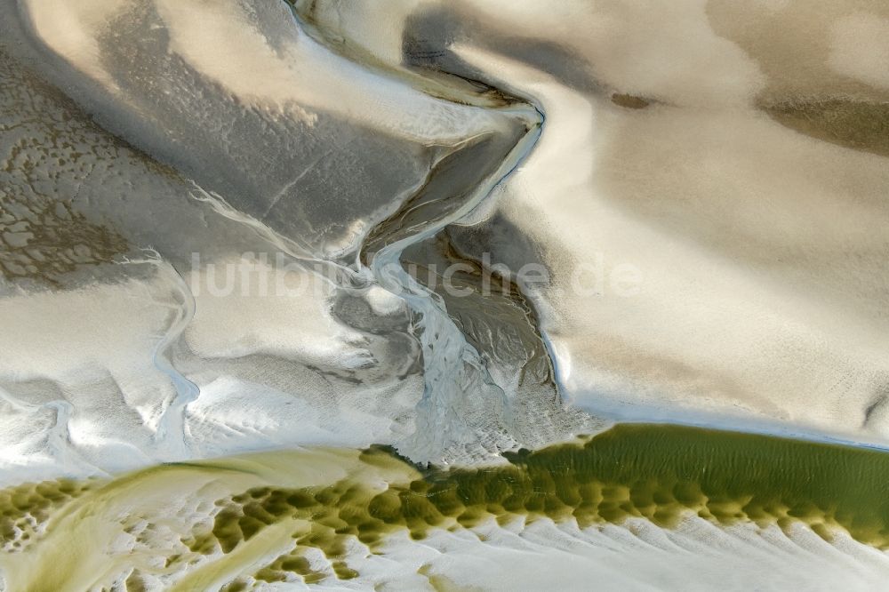 Sankt Peter-Ording aus der Vogelperspektive: Sandstrand- Strukturen Landschaft an der Nordsee- Küste in Sankt Peter-Ording im Bundesland Schleswig-Holstein