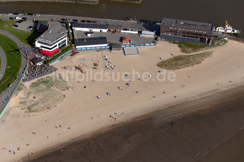 Bremerhaven aus der Vogelperspektive: Sandstrand- Uferlandschaft an der Weser in Bremerhaven im Bundesland Bremen, Deutschland