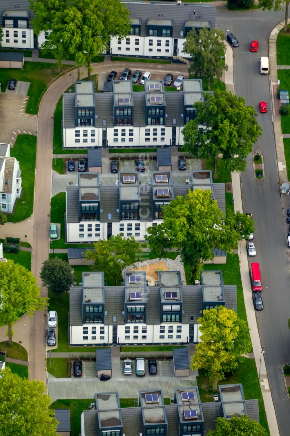 Luftaufnahme Hattingen - Sanierte Mehrfamilienhäuser im Stadtteil Südstadt in Hattingen im Bundesland Nordrhein-Westfalen