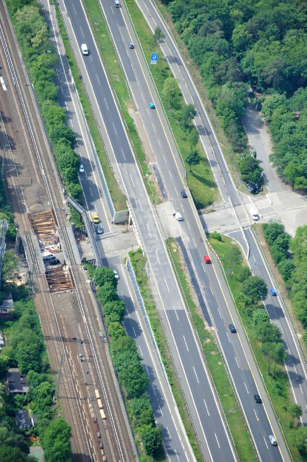 Luftaufnahme - Sanierung von Brückenbauwerken der AVUS Stadtautobahn A115 / E51 am Hüttenweg im Grunewald