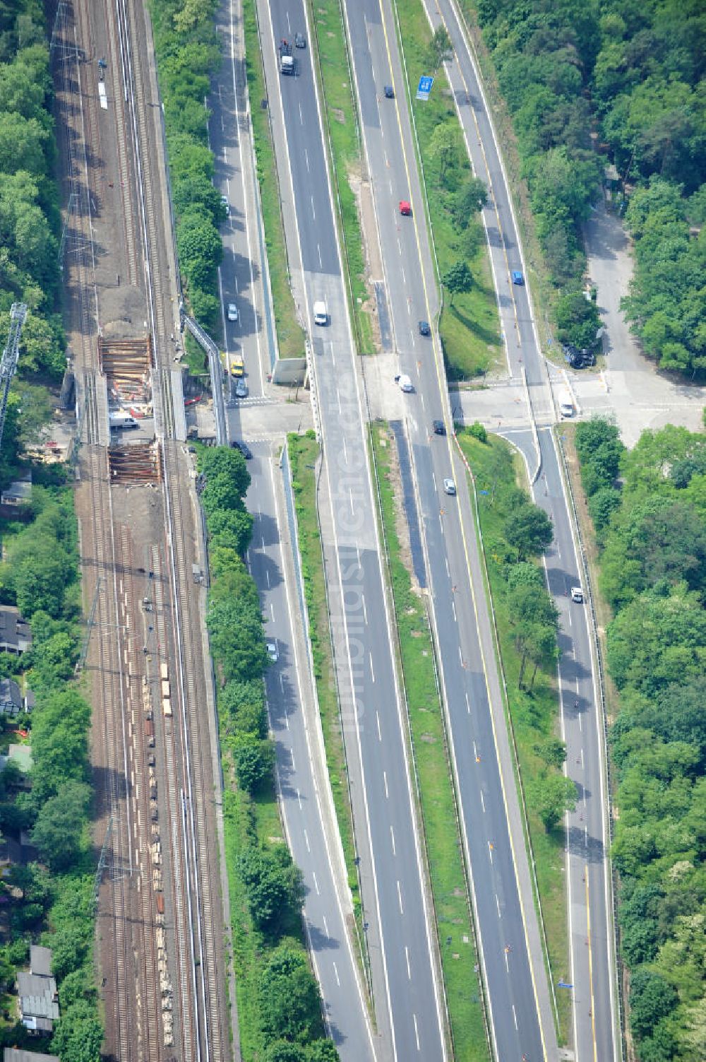  aus der Vogelperspektive: Sanierung von Brückenbauwerken der AVUS Stadtautobahn A115 / E51 am Hüttenweg im Grunewald