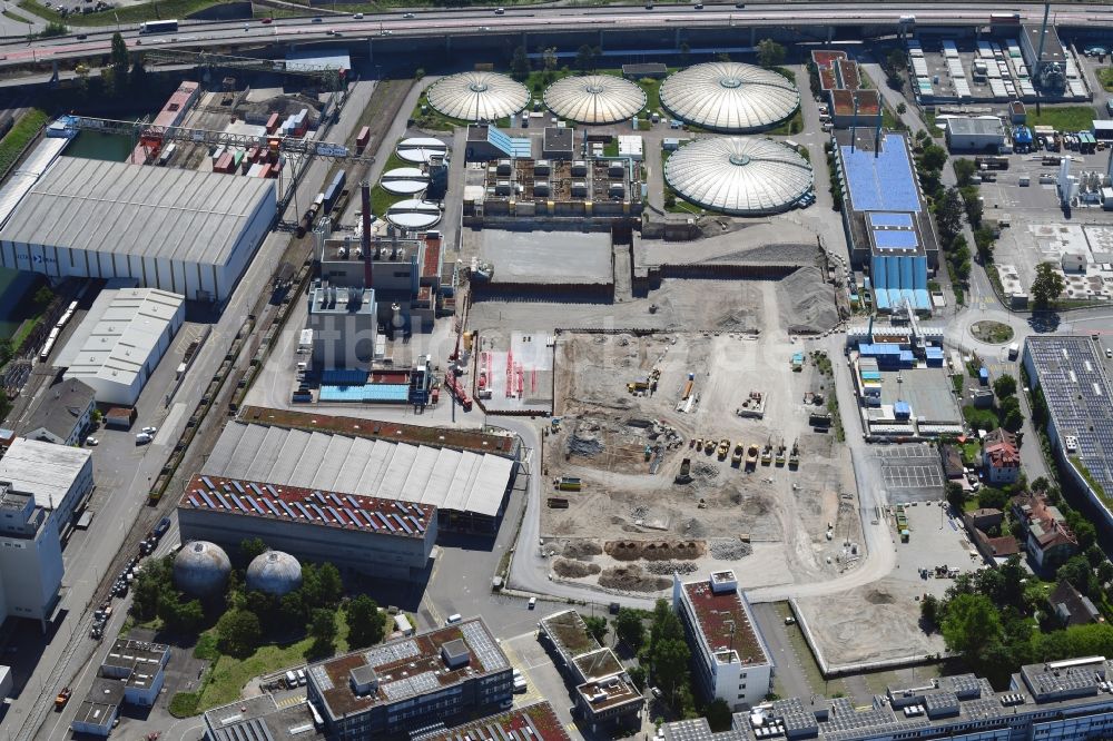 Luftbild Basel - Sanierung und Erweiterungs Baustelle der Klärwerks- Becken und Reinigungsstufen der Abwasserreinigungsanlage ARA auf dem Areal der ProRheno im Ortsteil Kleinhüningen in Basel, Schweiz