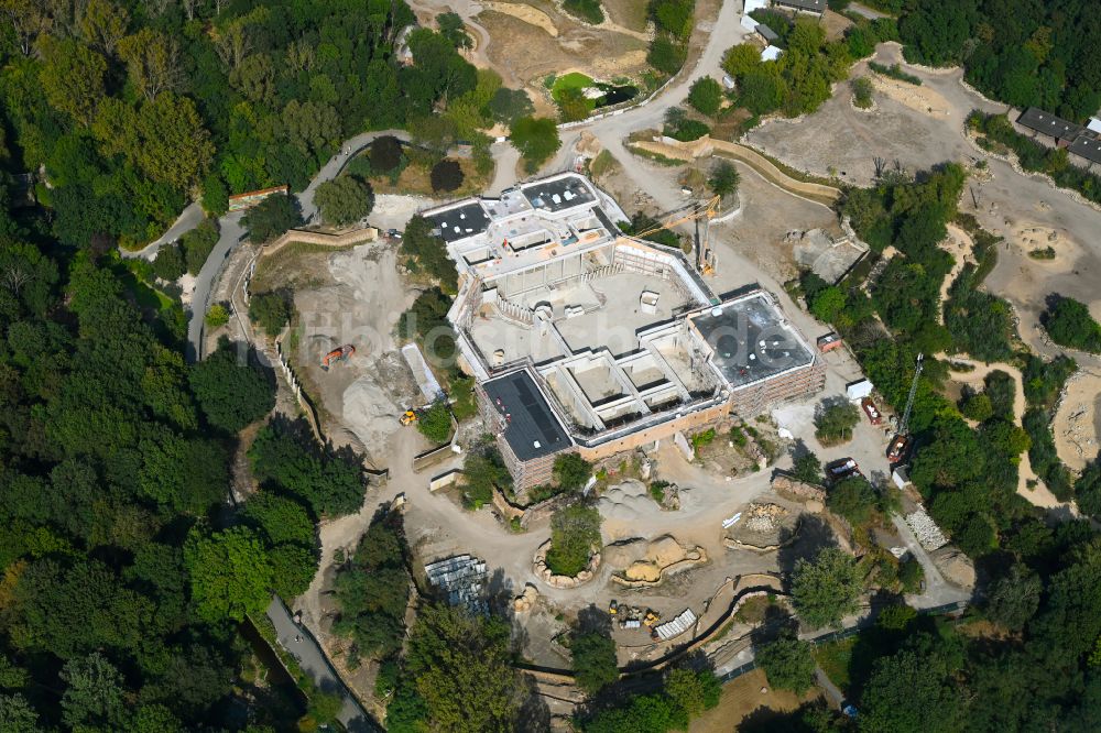 Luftbild Berlin - Sanierung Gebaudekomplex Dickhauterhaus im Tierpark in Berlin, Deutschland