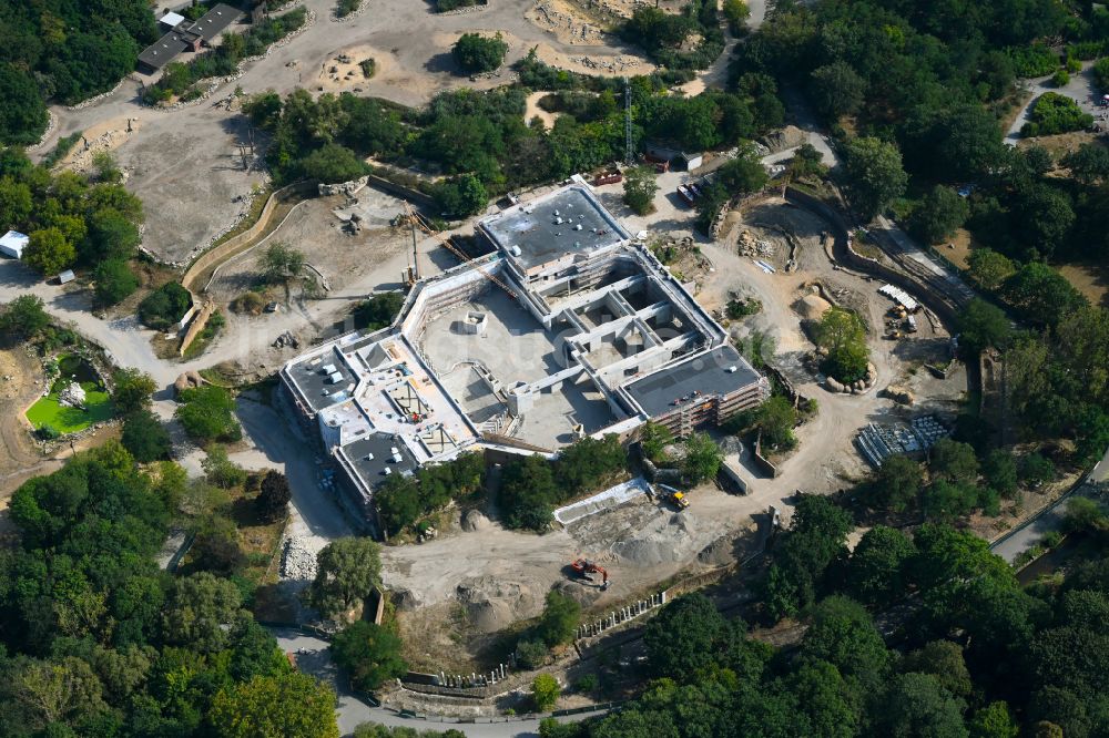 Berlin von oben - Sanierung Gebaudekomplex Dickhauterhaus im Tierpark in Berlin, Deutschland