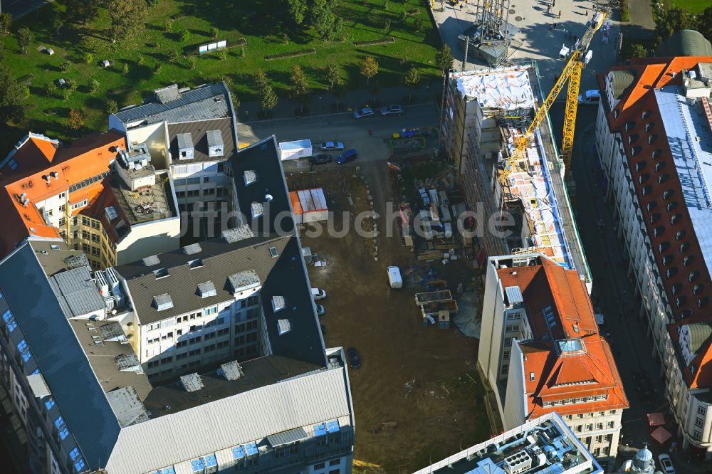 Leipzig aus der Vogelperspektive: Sanierung eines Gebäudekomplexes des Projekts Harmelinquartier im Ortsteil Zentrum in Leipzig im Bundesland Sachsen, Deutschland