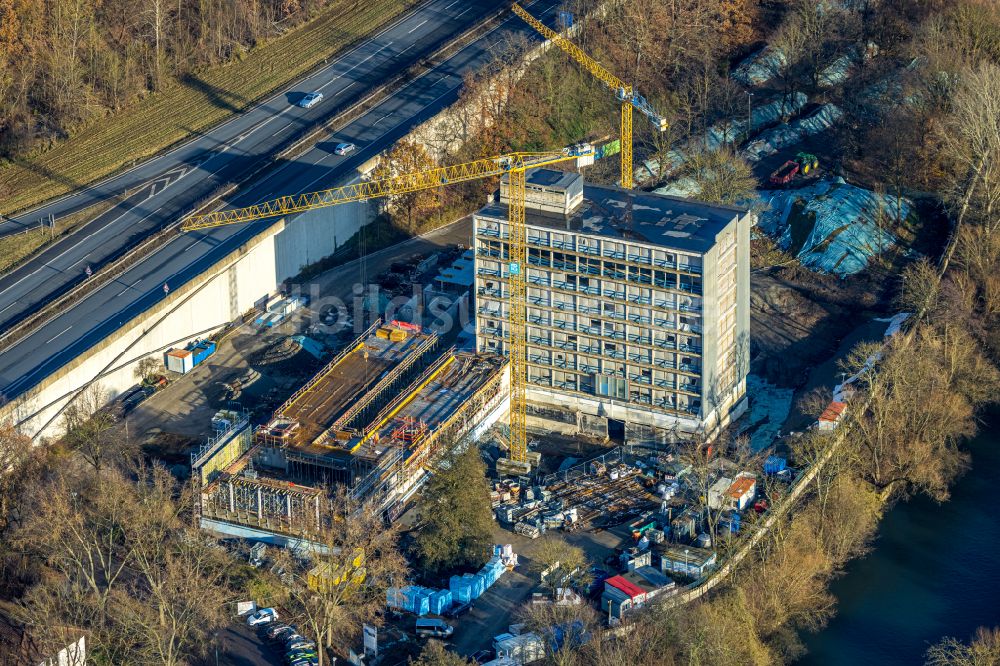 Arnsberg aus der Vogelperspektive: Sanierung des Hochhaus- Gebäude der Stadtverwaltung - Rathaus in Arnsberg im Bundesland Nordrhein-Westfalen, Deutschland