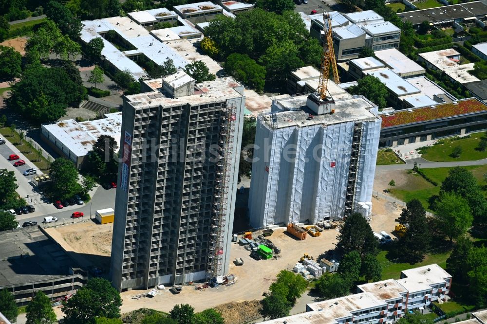 Luftaufnahme Wolfsburg - Sanierung Hochhaus- Gebäude im Wohngebiet Don Camillo & Peppone in Wolfsburg im Bundesland Niedersachsen, Deutschland