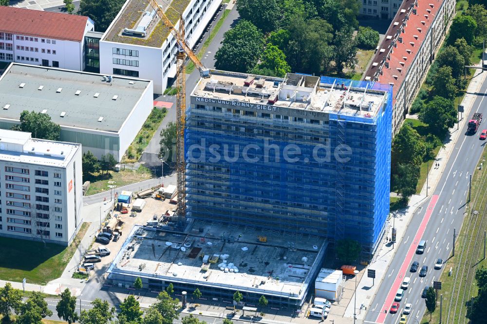 Luftaufnahme Dresden - Sanierung Hochhaus- Gebäude im Wohngebiet Pirnaischer Platz in Dresden im Bundesland Sachsen, Deutschland