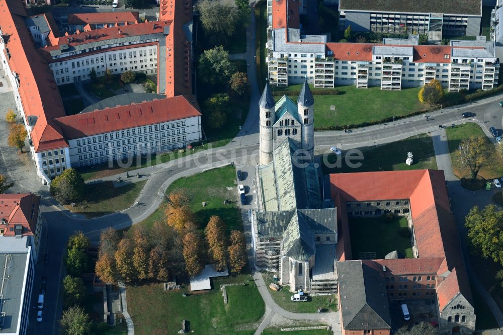 Magdeburg von oben - Sanierung des Kirchengebäude der Klosterkirche an der Regierungsstraße im Ortsteil Altstadt in Magdeburg im Bundesland Sachsen-Anhalt, Deutschland