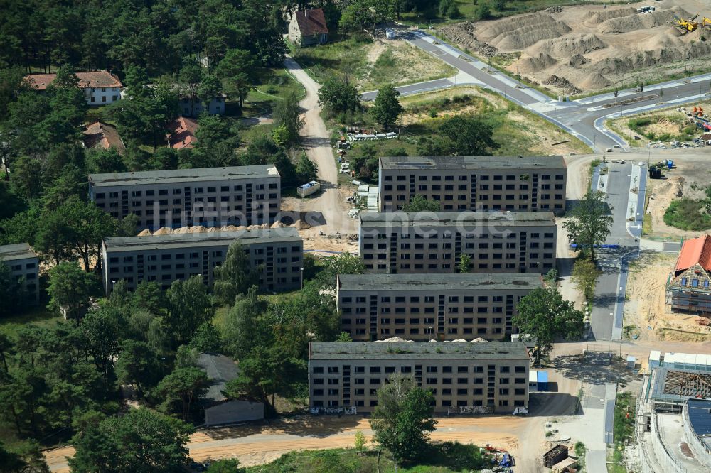 Wustermark von oben - Sanierung und Modernisierung einer Plattenbau- Hochhaus- Wohnsiedlung im Ortsteil Elstal in Wustermark im Bundesland Brandenburg, Deutschland