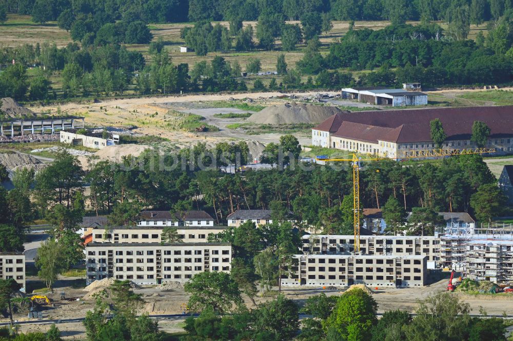 Wustermark von oben - Sanierung und Modernisierung einer Plattenbau- Hochhaus- Wohnsiedlung im Ortsteil Elstal in Wustermark im Bundesland Brandenburg, Deutschland