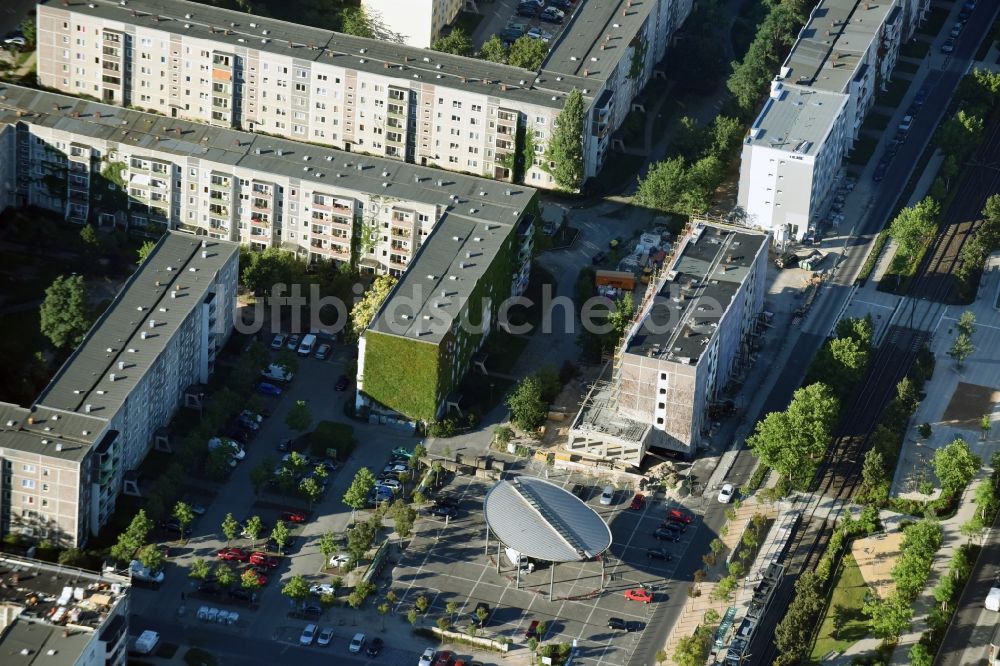 Luftaufnahme Potsdam - Sanierung und Modernisierung einer Plattenbau- Hochhaus- Wohnsiedlung in Potsdam im Bundesland Brandenburg