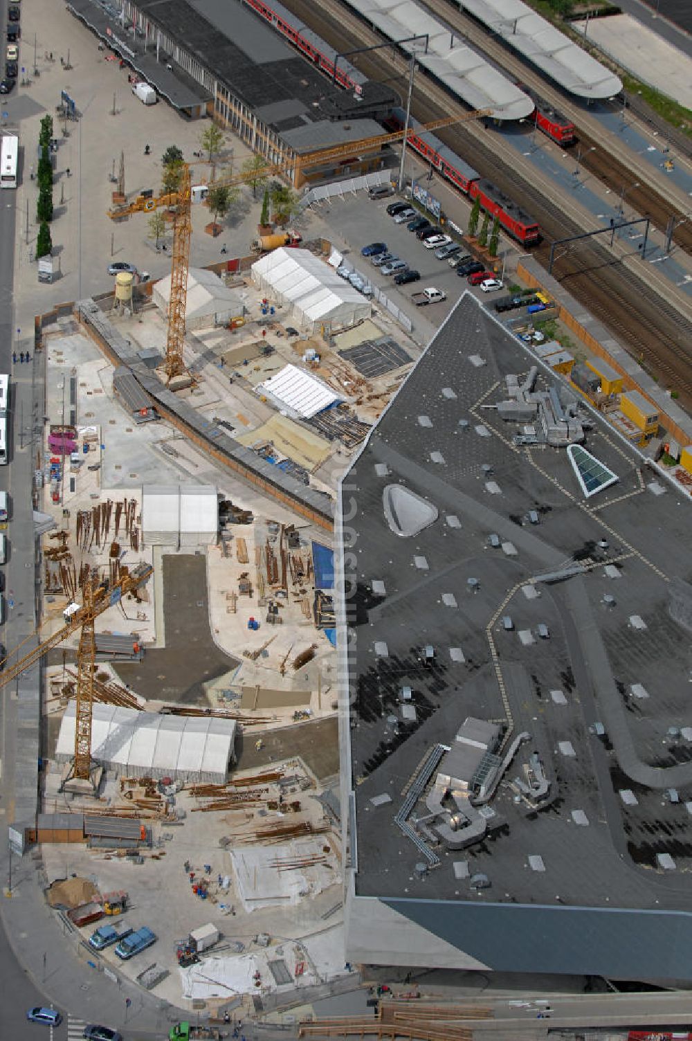 Wolfsburg von oben - Sanierung Phaeno-Vorplatz Wolfsburg