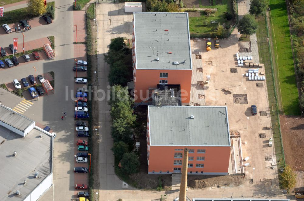 Magdeburg aus der Vogelperspektive: Sanierung Sport-Sekundarschule Hans Schellheimer / Grundschule Am Brückfeld in Magdeburg