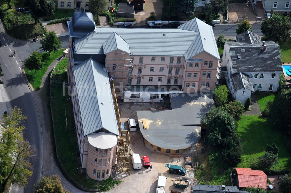 Friedrichroda / Thüringen aus der Vogelperspektive: Sanierung und Umbau des ehemaligen FDGB Ferienheim Hermann Danz in eine Seniorenresidenz