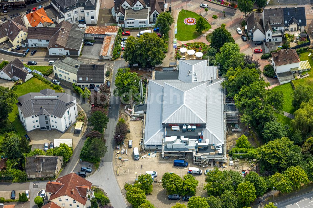 Luftaufnahme Wickede (Ruhr) - Sanierung der Veranstaltungshalle Bürgerhaus Wickede in Wickede (Ruhr) im Bundesland Nordrhein-Westfalen, Deutschland