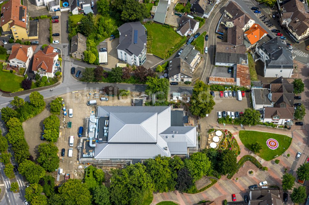 Wickede (Ruhr) aus der Vogelperspektive: Sanierung der Veranstaltungshalle Bürgerhaus Wickede in Wickede (Ruhr) im Bundesland Nordrhein-Westfalen, Deutschland